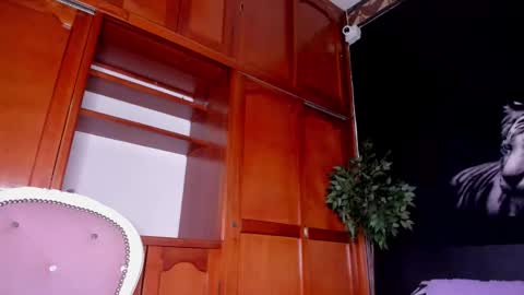 Anahi online show from 12.04.25