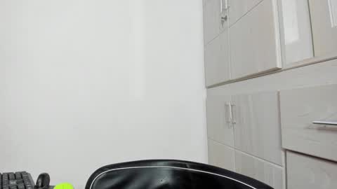 Snapshot of anahi_cruz77 chatting on 12.19.24 Ana online show from 12.19.24