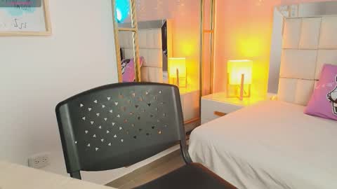 Anahi  online show from 01.05.26