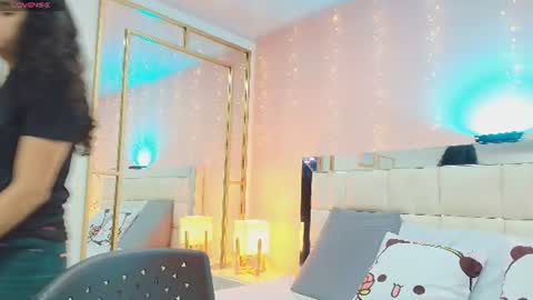Snapshot of anahi_maite chatting on 06.20.26 Anahi online show from 06.20.26