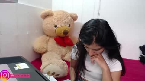 Snapshot of anahibrowns95 chatting on 10.08.25 Anahi Browns online show from 10.08.25