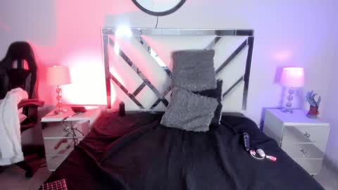 Anah Jones online show from 01.19.25