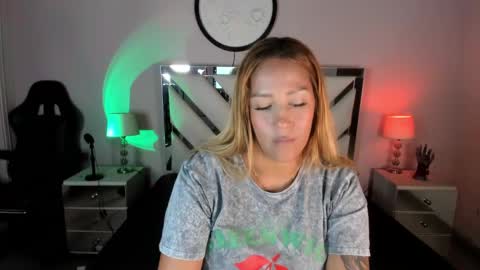 Anah Jones online show from 03.05.25