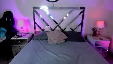 Anah Jones online show from 09.28.25