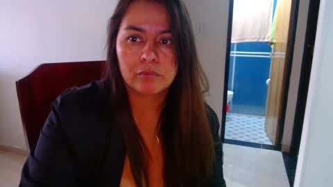 Snapshot of anaids_dam chatting on 12.23.24 anaids online show from 12.23.24