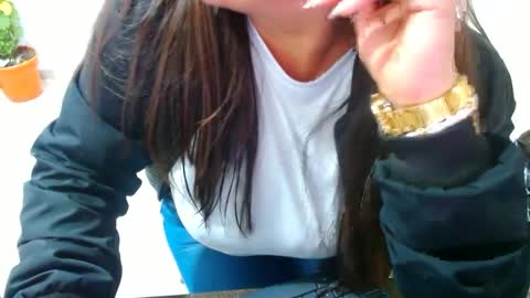 Snapshot of anaids_dam chatting on 12.24.24 anaids online show from 12.24.24