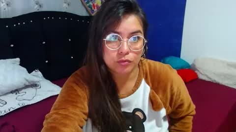 Snapshot of anaids_dam chatting on 01.07.25 anaids online show from 01.07.25