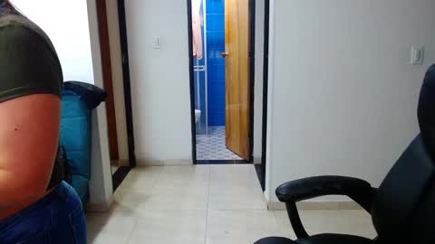 Snapshot of anaids_dam chatting on 01.24.25 anaids online show from 01.24.25