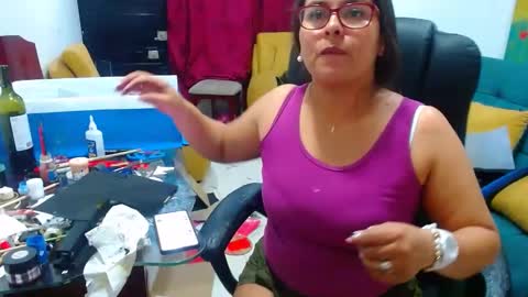 Snapshot of anaids_dam chatting on 02.28.25 anaids online show from 02.28.25