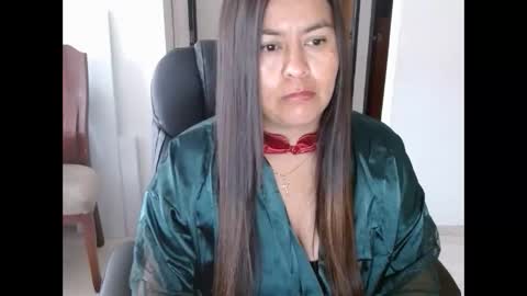 Snapshot of anaids_dam chatting on 11.09.25 anaids online show from 11.09.25