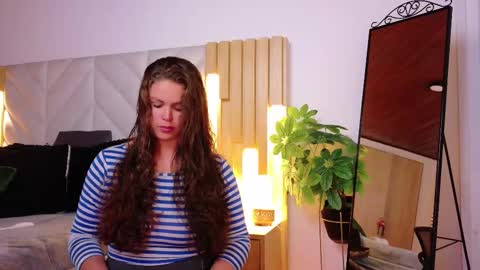 Anaise  online show from 10.03.25