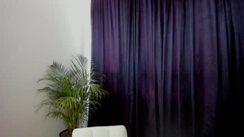 Snapshot of anamarieh chatting on 01.15.25 Ann online show from 01.15.25