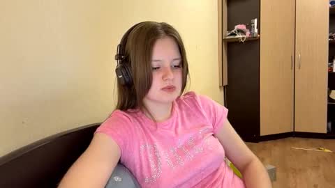 Snapshot of anastaciastutzman chatting on 10.08.25 Lucy online show from 10.08.25