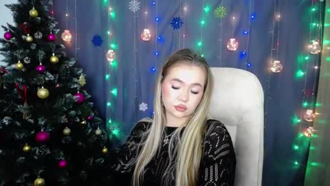 anastacyyellig online show from 12.17.24