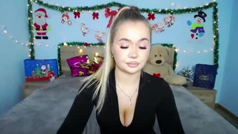 anastacyyellig online show from 12.20.24