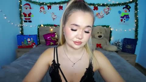 anastacyyellig online show from 12.21.24