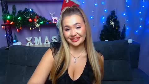 anastacyyellig online show from 12.22.24