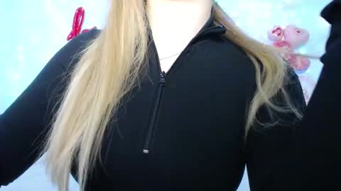 anastacyyellig online show from 02.18.25