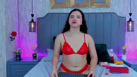 Mia online show from 02.21.25