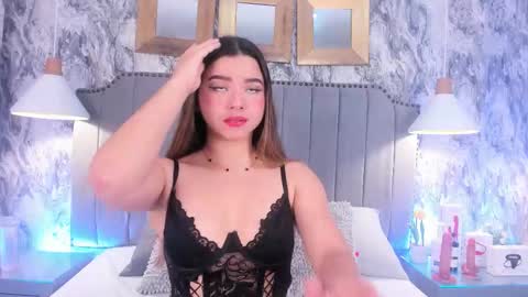 Mia online show from 09.19.25