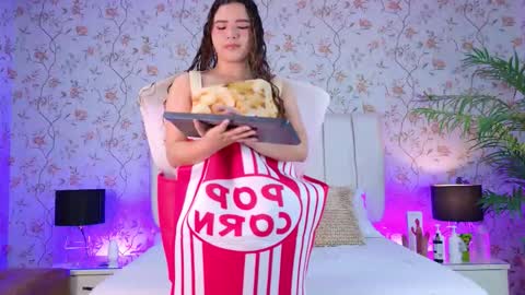 Mia online show from 10.16.25