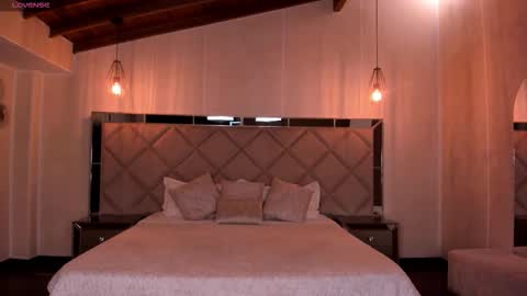 A N A S T A S I A  online show from 11.05.25