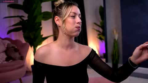 AnastasiaMills online show from 11.28.25