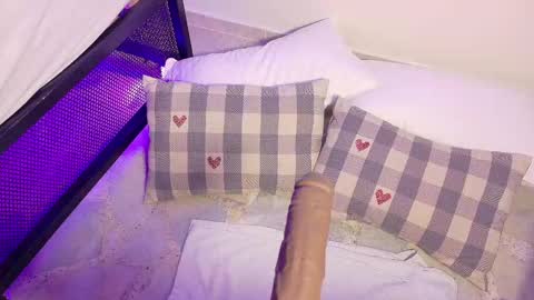 Kendra  online show from 11.11.25