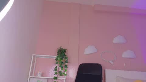 Snapshot of anavicc__ chatting on 07.17.26 Kendra online show from 07.17.26