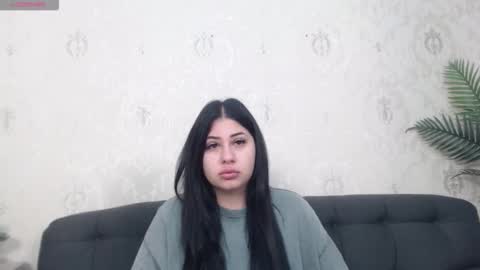 Snapshot of anaysdivine chatting on 10.01.25 Anays online show from 10.01.25