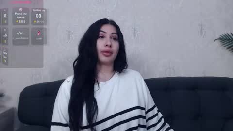 Snapshot of anaysdivine chatting on 10.09.25 Anays online show from 10.09.25