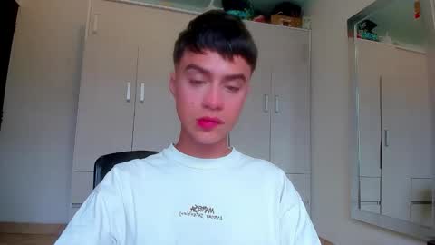 Snapshot of anddy_grey1 chatting on 11.16.25 Dani 3 online show from 11.16.25