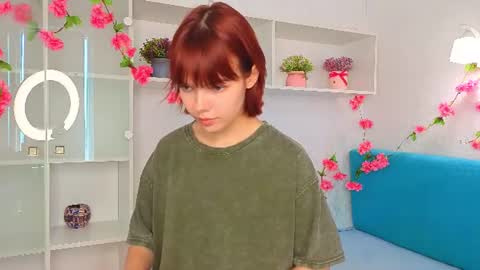 Snapshot of anderawreath chatting on 06.24.26 Mia online show from 06.24.26