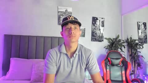 Snapshot of andre_blow chatting on 09.28.25 Andre Blow online show from 09.28.25