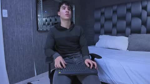 Andre Parker online show from 12.05.24