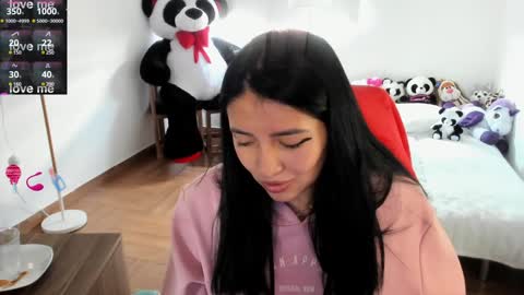 Snapshot of andrea_bonnie chatting on 02.01.25 andrea_bonnie online show from 02.01.25