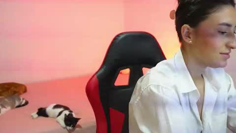 Snapshot of andrea_loaiza2 chatting on 11.10.25 Andrea online show from 11.10.25