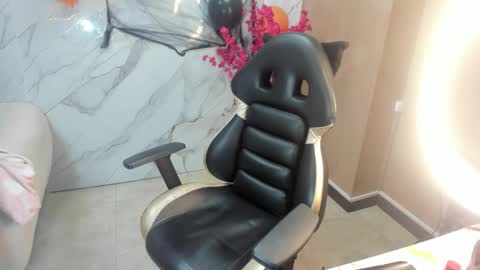 Snapshot of andrea_tasty_tf chatting on 10.30.25 andrea_tasty_tf online show from 10.30.25