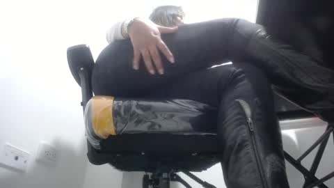 Snapshot of andrea_teacher chatting on 02.19.25 Andrea Model trainer Luxury ST online show from 02.19.25