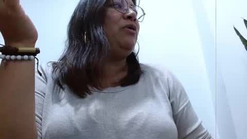 Snapshot of andrea_teacher chatting on 09.19.25 Andrea Model trainer Luxury ST online show from 09.19.25