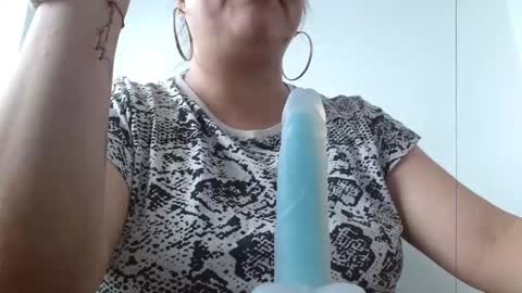 Snapshot of andrea_teacher chatting on 10.03.25 Andrea Model trainer Luxury ST online show from 10.03.25