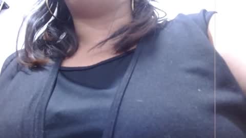 Snapshot of andrea_teacher chatting on 10.17.25 Andrea Model trainer Luxury ST online show from 10.17.25