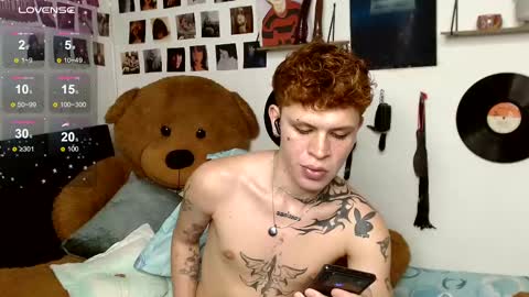 Snapshot of andreewwolffman chatting on 03.11.25 Andrew online show from 03.11.25