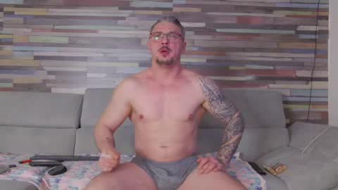 Snapshot of andres_dasli chatting on 02.19.25 andres_dasli online show from 02.19.25