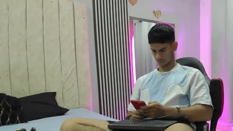 andres_stud online show from 11.05.25