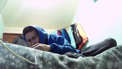 Snapshot of andrescaraballo18 chatting on 10.09.25 andrescaraballo18 online show from 10.09.25