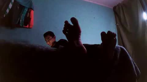 Snapshot of andrescaraballo18 chatting on 11.17.25 andrescaraballo18 online show from 11.17.25