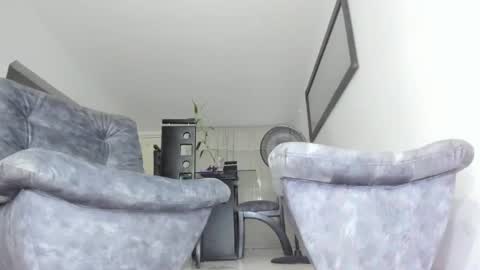 Isa  --------- online show from 02.01.25