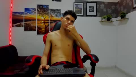 andrew_2811 online show from 10.15.25