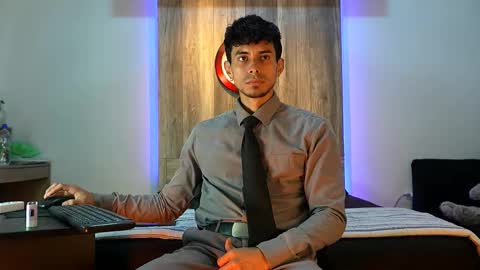 Snapshot of andrew_elliot chatting on 10.20.25 Andrew online show from 10.20.25